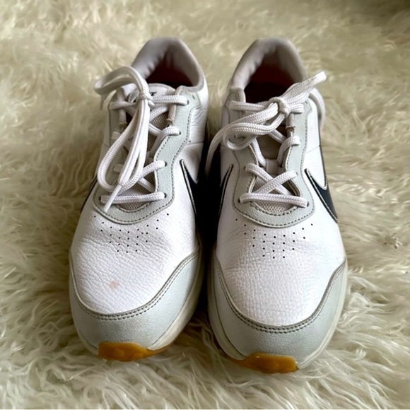 NIKE white leather dad sneaker tennis shoe